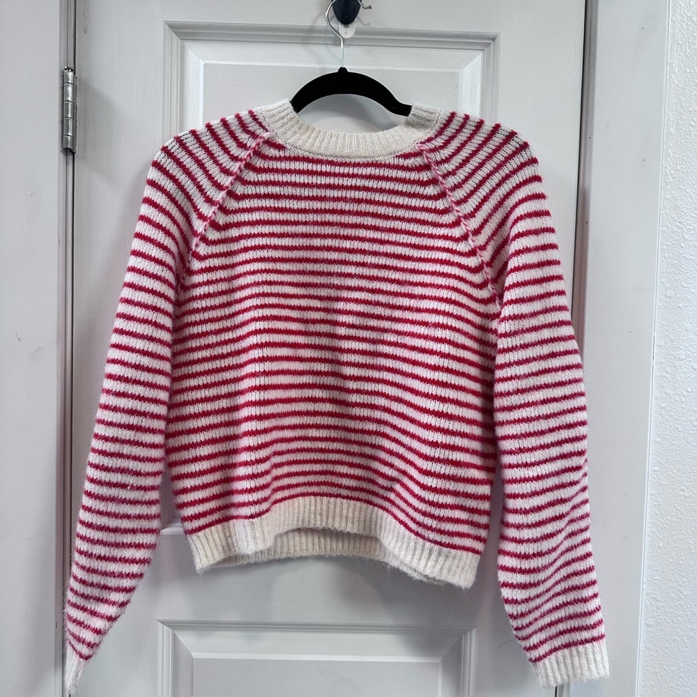 American Eagle Striped Red and White Women's Sweater